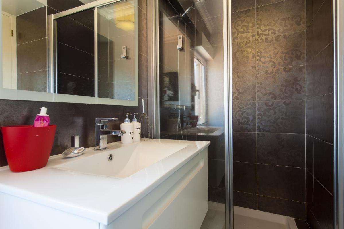 Flh - Charming Graca Duplex Apartment ลิสบอน ภายนอก รูปภาพ